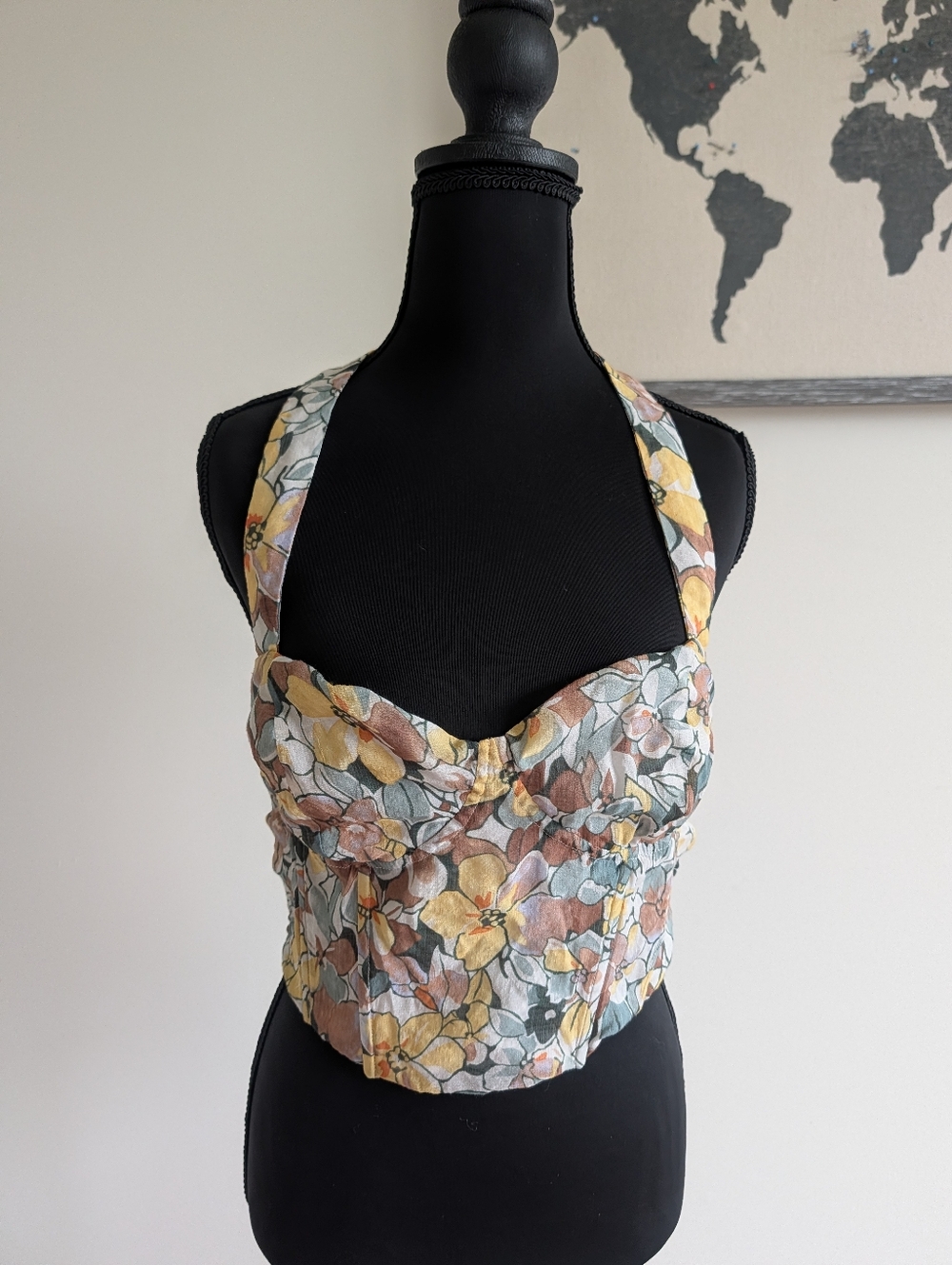 ASTR Floral Sweetheart Neckline Halter Crop Top